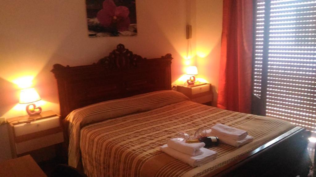 Hotel California Милаццо Экстерьер фото