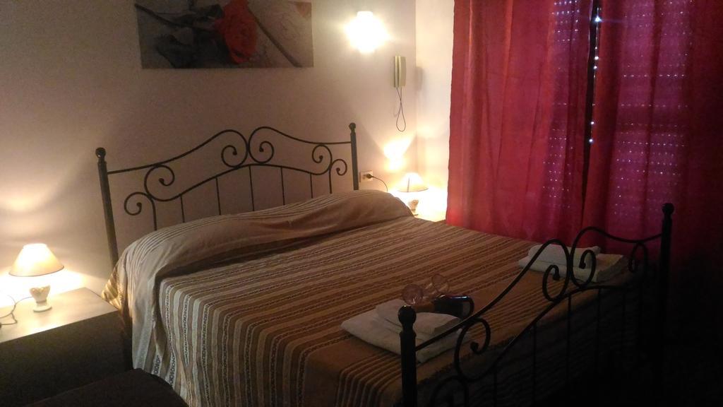 Hotel California Милаццо Экстерьер фото
